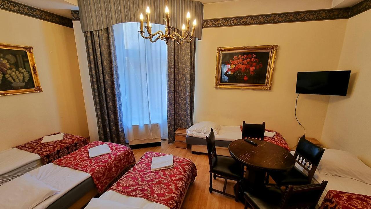 Vavelsky Apartments - Old Town Cracovia Esterno foto